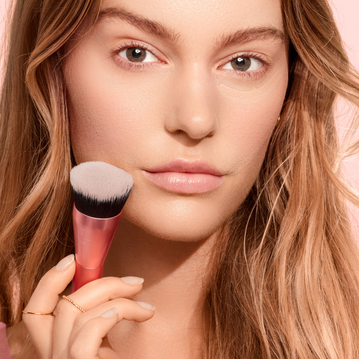 Real Techniques Face - Glow Round Base Brush #0126