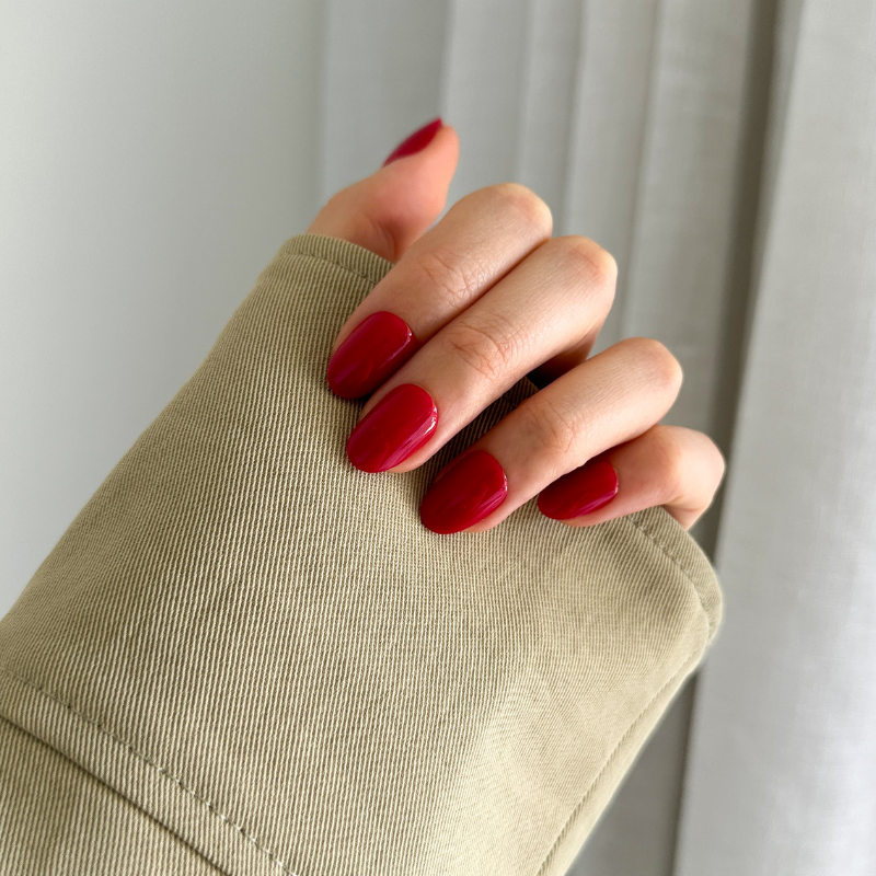 Pressing Nails Red Oval Gel