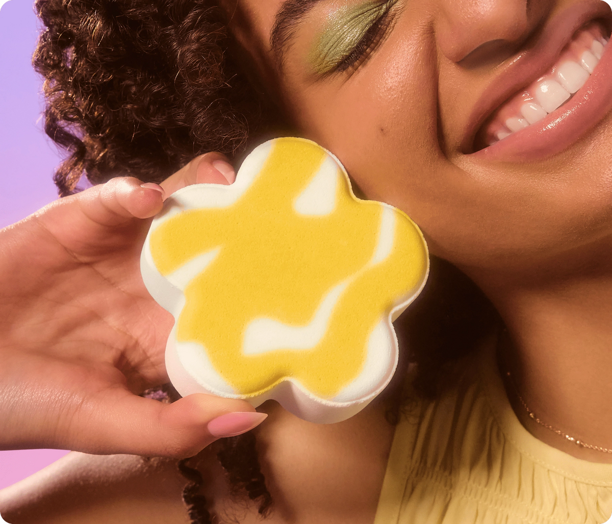 DAISE Bath Bomb Vanilla Swirl 85g