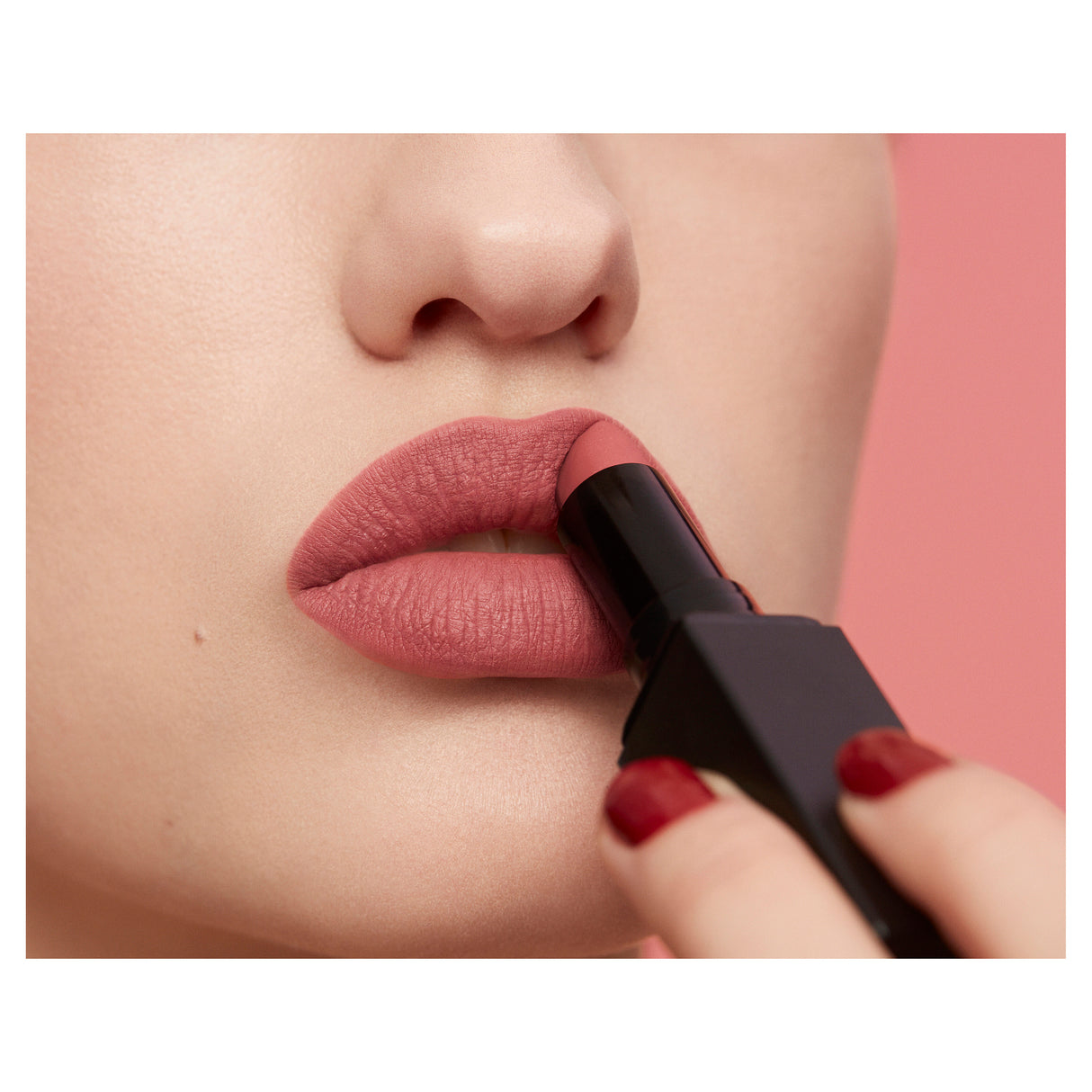 Revlon ColorStay Suede Ink Hot Girl