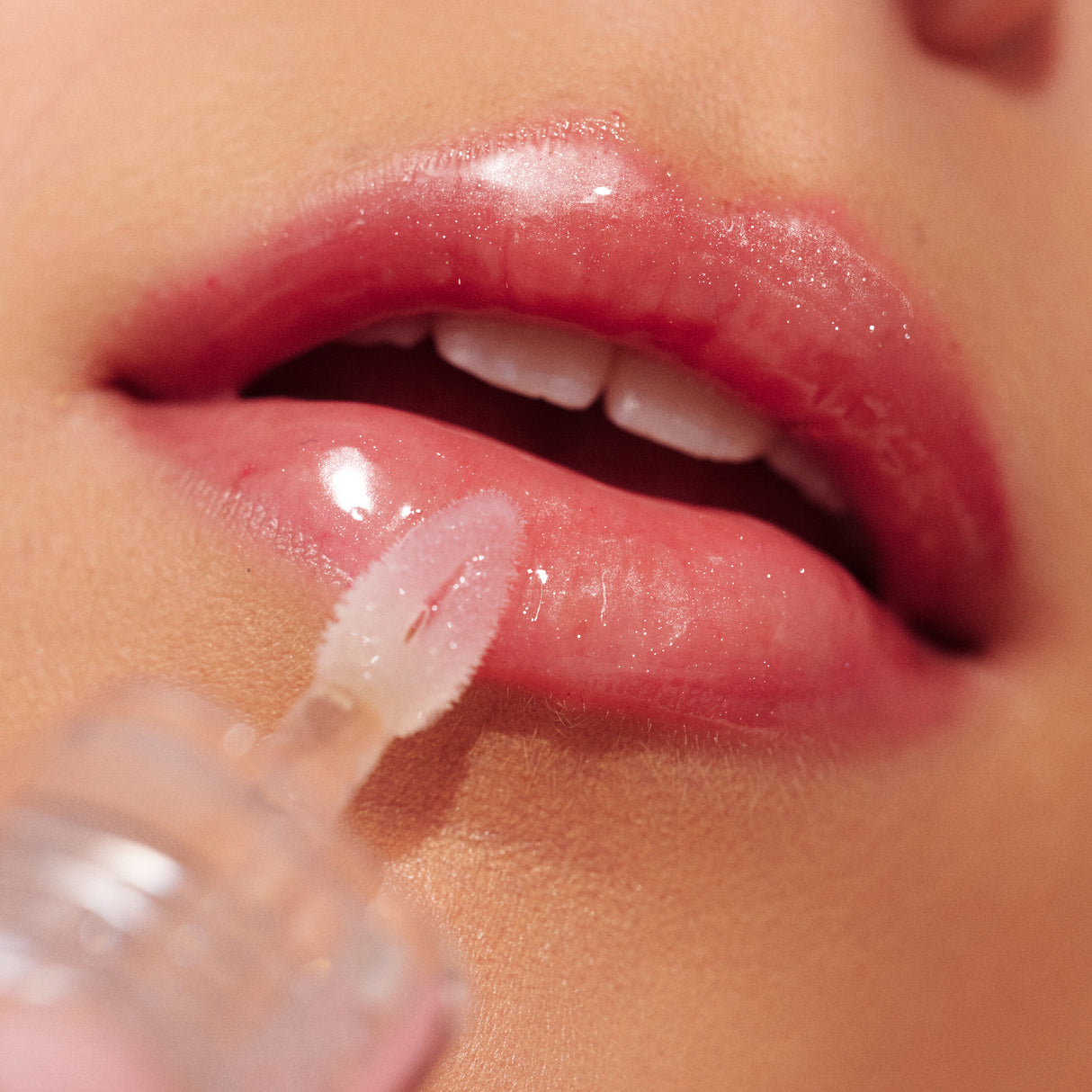 MCo MCW533 Hot Lip Plump Cinderella