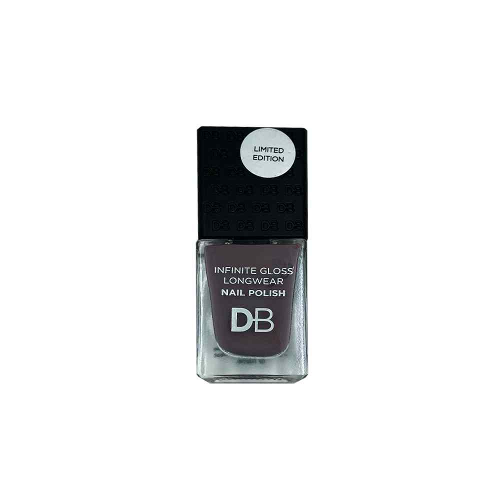 DB Infinite Gloss Nailpolish Taupe to Hand