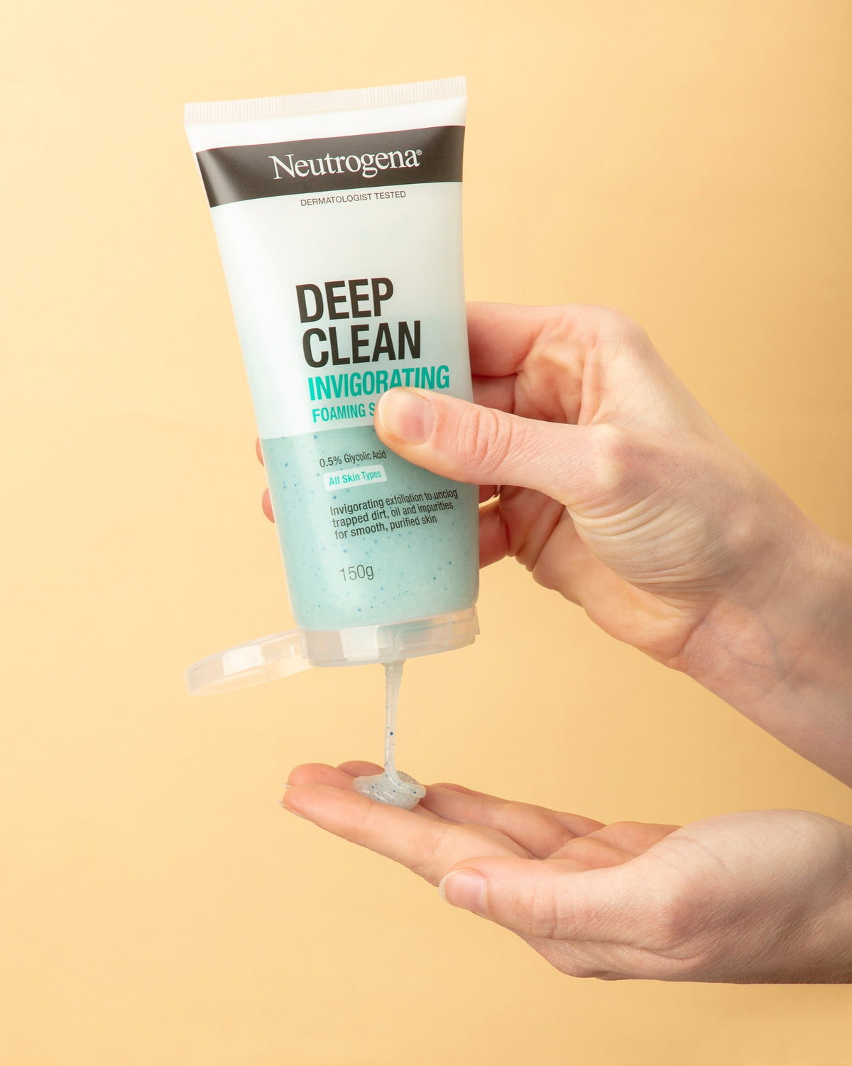 Neutrogena Deep Clean Invigorating Scrub 150g