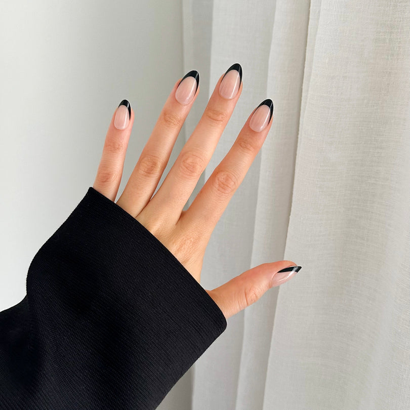Pressing Nails Black Tip Gel