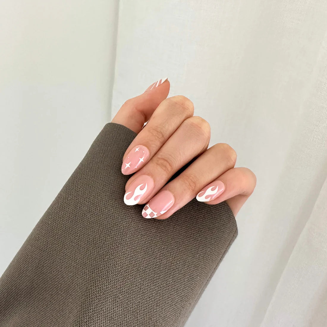 Pressing Nails Flame 1pk