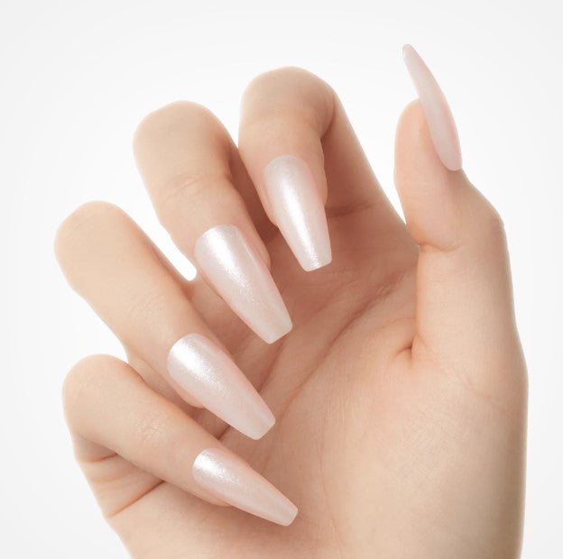 KISS Glam Fantasy Nail HoldMe Closer