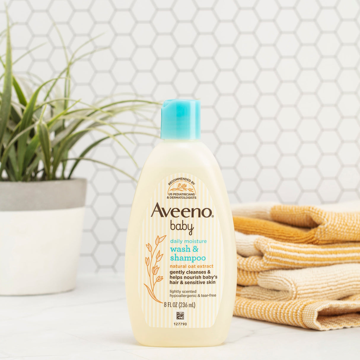 Aveeno Baby Wash & Shampoo Lightly Scented 236 mL
