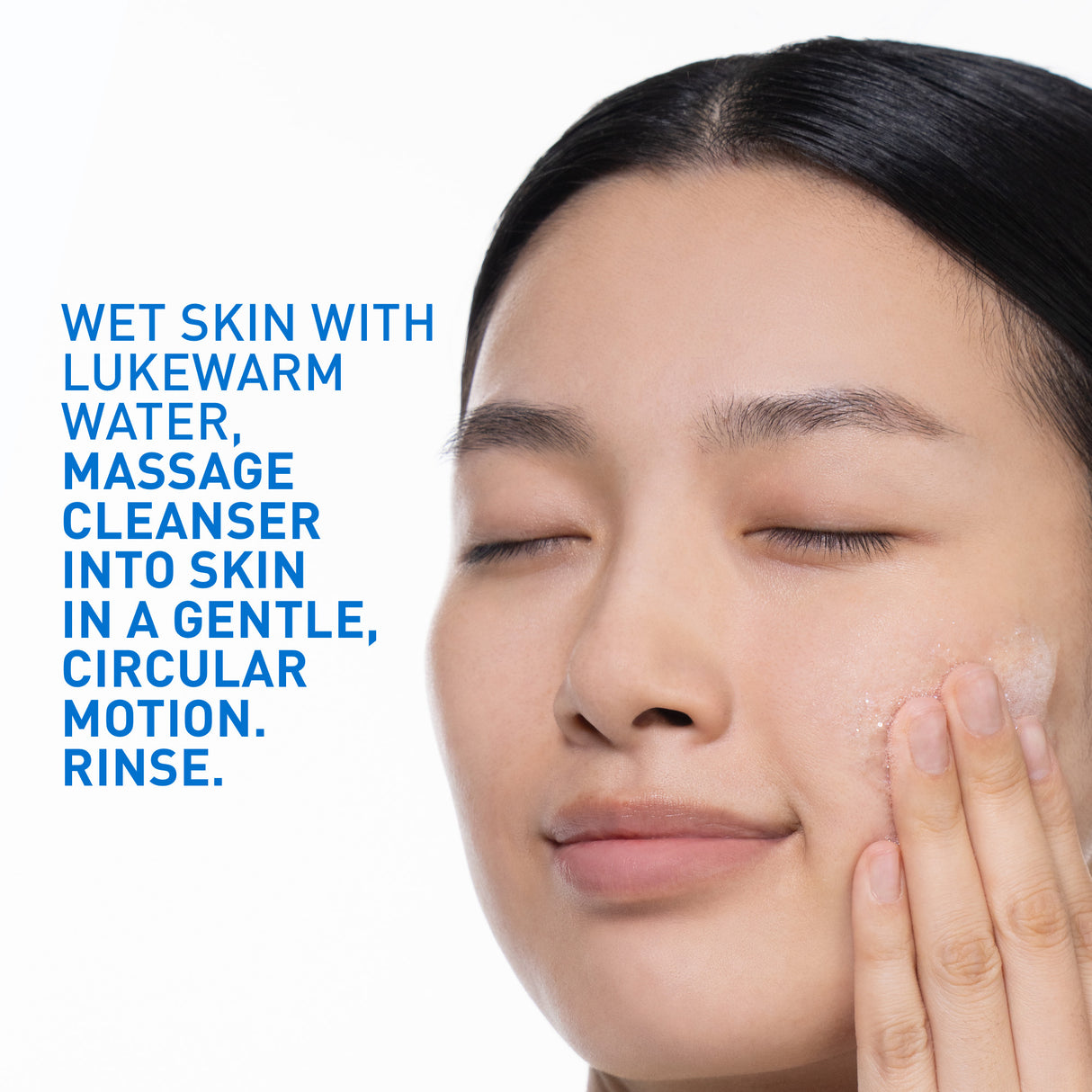 CeraVe SA Smoothing Cleanser 236 mL